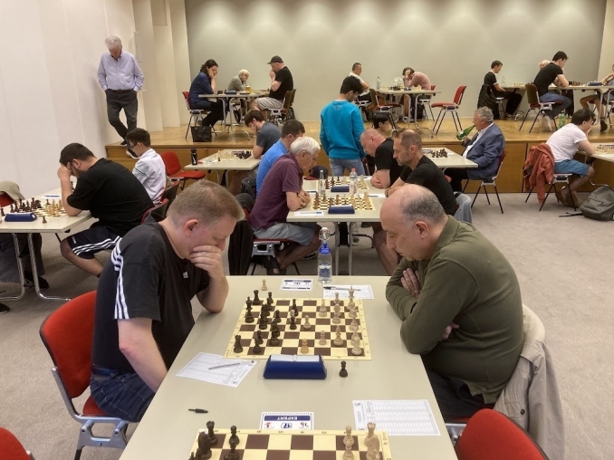 - Swiss CHess Tour